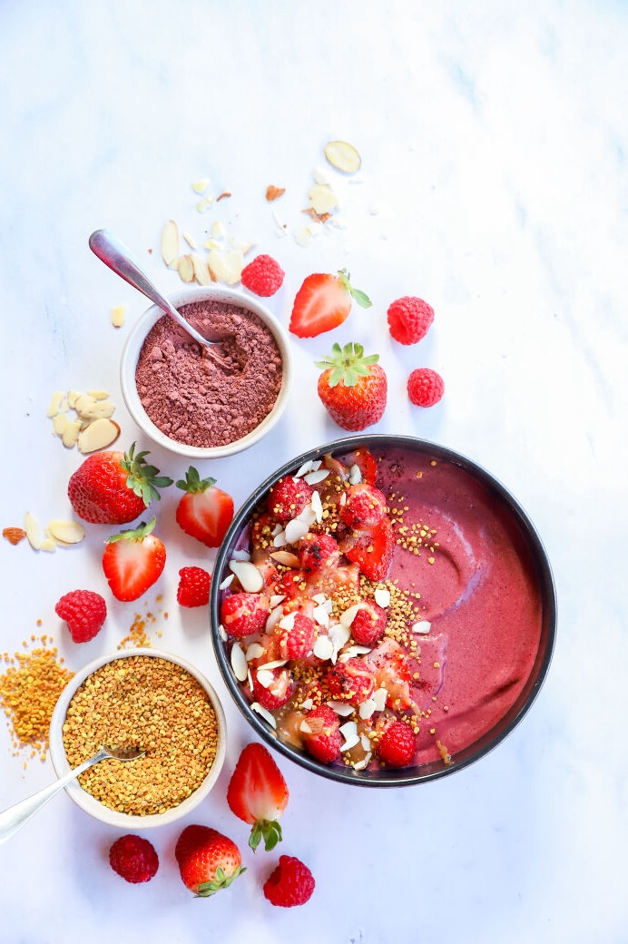 Hibiscus Berry Smoothie Bowl - Jihi Kitchen