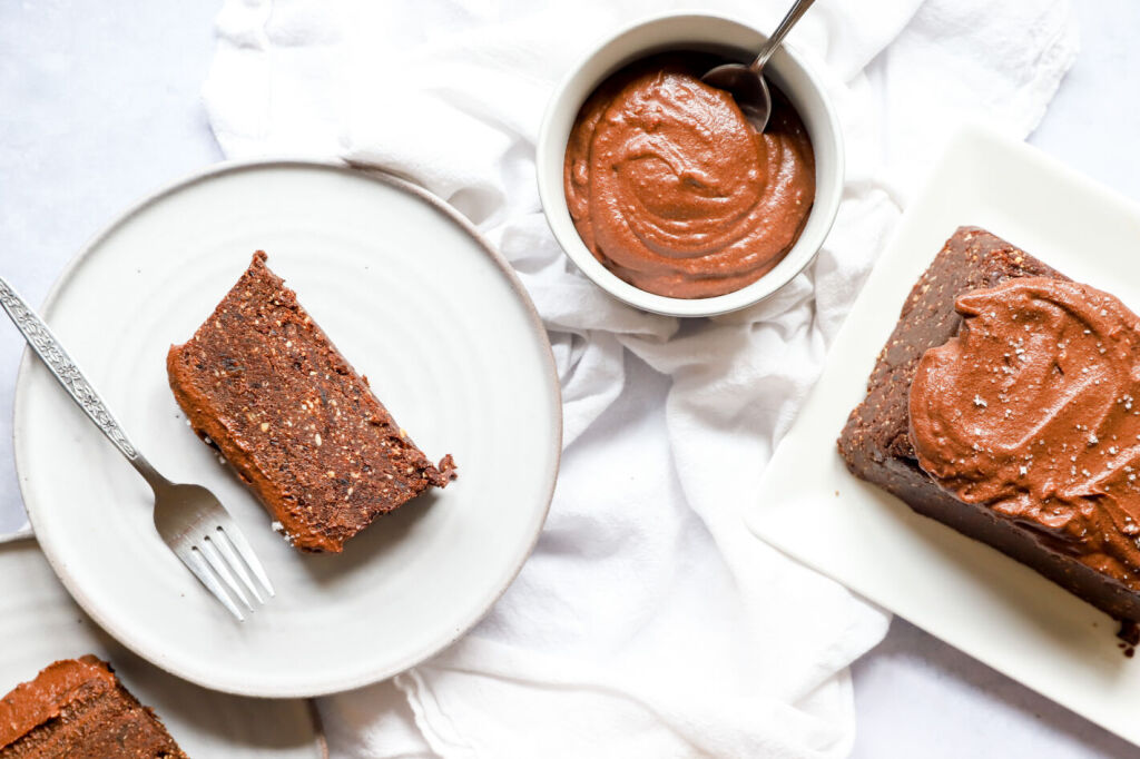 Gluten-free no-bake Nutella cake with cocoa and almonds